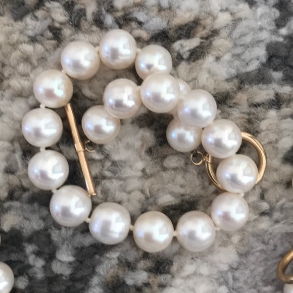 CONVERTIBLE String of Pearls - Necklace/Bracelet - Elegant & Classic Gold Clasp! - Picture 5 of 12